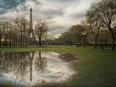 Paris Memories- Signed By The Artist								 – Canvas Giclee
								 – Open Edition
								 – Fine Art
								 – 
								18 x 24